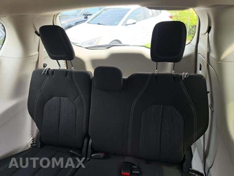 2022 Chrysler Voyager LX 121.6" WB - miniatura 14