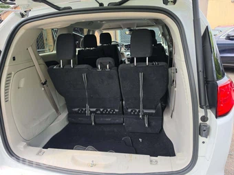 2022 Chrysler Voyager LX 121.6" WB - miniatura 15