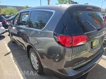 2022 Chrysler Voyager LX 121.6" WB - miniatura 2