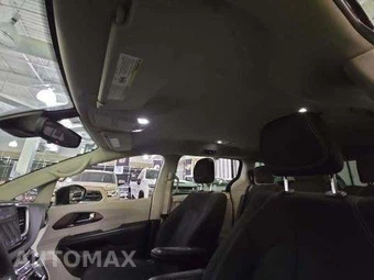 2022 Chrysler Voyager LX 121.6" WB - miniatura 11