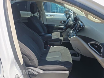 2022 Chrysler Voyager LX 121.6" WB - miniatura 14