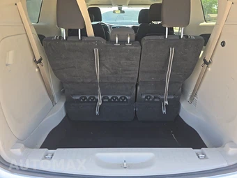 2022 Chrysler Voyager LX 121.6" WB - miniatura 24