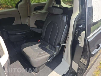 2022 Chrysler Voyager LX 121.6" WB - miniatura 13
