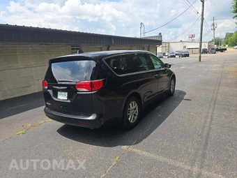 2022 Chrysler Voyager LX 121.6" WB - miniatura 3