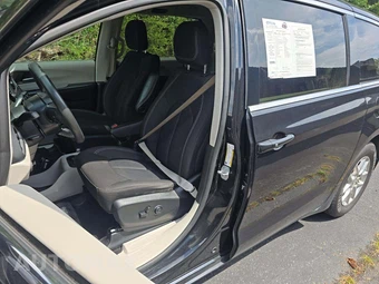 2022 Chrysler Voyager LX 121.6" WB - miniatura 6