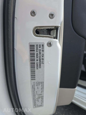 2022 Chrysler Voyager LX 121.6" WB - miniatura 2