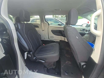 2022 Chrysler Voyager LX 121.6" WB - miniatura 17