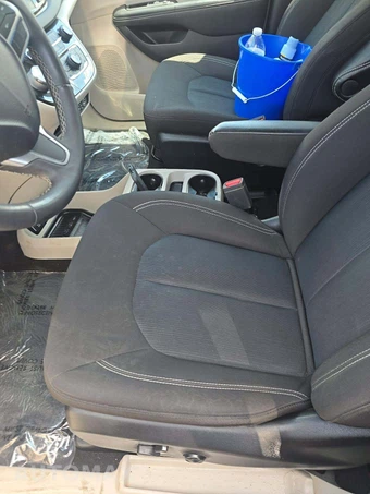2022 Chrysler Voyager LX 121.6" WB - miniatura 23