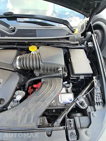 2022 Chrysler Voyager LX 121.6" WB - miniatura 26