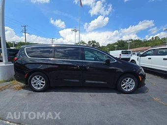 2022 Chrysler Voyager LX 121.6" WB - miniatura 4