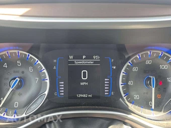 2022 Chrysler Voyager LX 121.6" WB - miniatura 9
