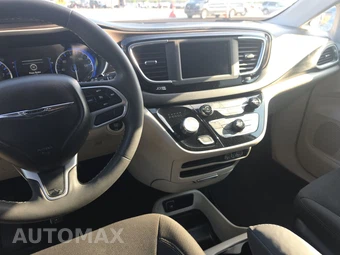2022 Chrysler Voyager LX 121.6" WB - miniatura 11