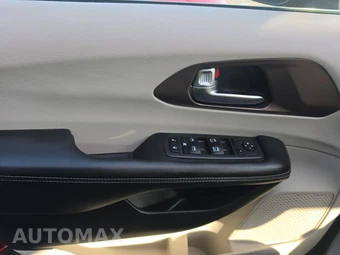 2022 Chrysler Voyager LX 121.6" WB - miniatura 9