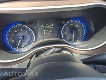 2022 Chrysler Voyager LX 121.6" WB - miniatura 9