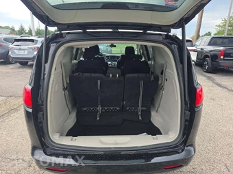 2022 Chrysler Voyager LX 121.6" WB - miniatura 15