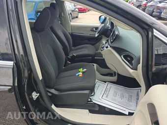 2022 Chrysler Voyager LX 121.6" WB - miniatura 19