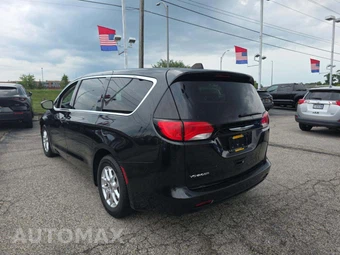 2022 Chrysler Voyager LX 121.6" WB - miniatura 2
