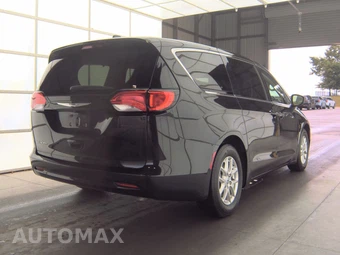 2022 Chrysler Voyager LX 121.6" WB - miniatura 4