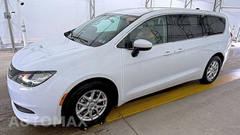 2022 Chrysler Voyager LX 121.6" WB
