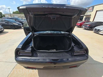 2022 Dodge Challenger GT - miniatura 11