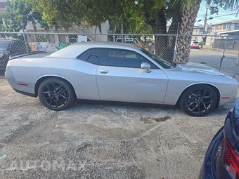 2022 Dodge Challenger GT – miniatura 4