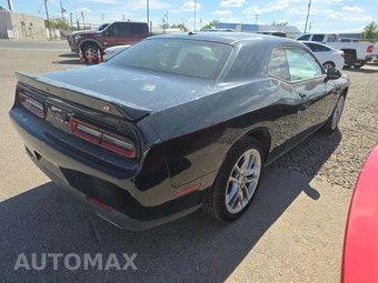 2022 Dodge Challenger GT - miniatura 3