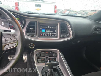 2022 Dodge Challenger R/T – miniatura 11