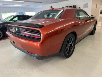 2022 Dodge Challenger R/T - miniatura 2