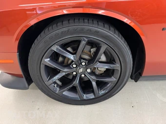 2022 Dodge Challenger R/T - miniatura 30
