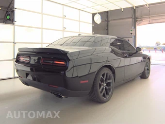 2022 Dodge Challenger R/T - miniatura 4
