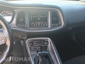 2022 Dodge Challenger SXT – miniatura 11