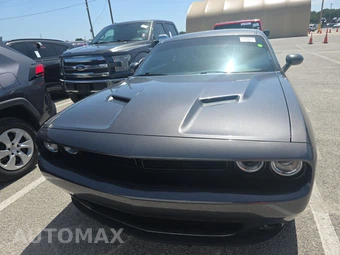 2022 Dodge Challenger SXT – miniatura 2