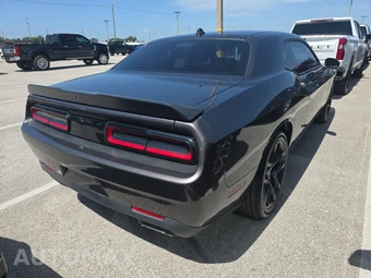 2022 Dodge Challenger SXT – miniatura 4