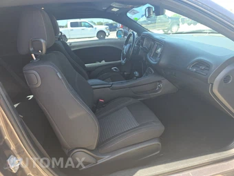 2022 Dodge Challenger SXT – miniatura 8