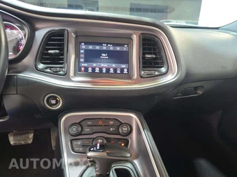 2022 Dodge Challenger SXT – miniatura 10