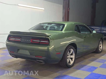 2022 Dodge Challenger SXT – miniatura 3