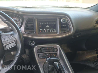 2022 Dodge Challenger SXT – miniatura 10