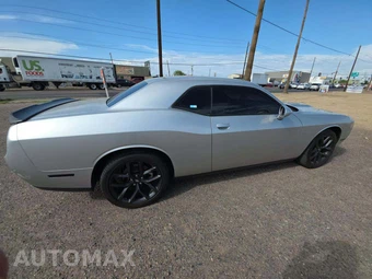 2022 Dodge Challenger SXT – miniatura 4