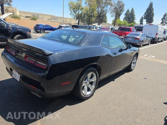 2022 Dodge Challenger SXT - miniatura 4
