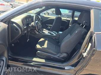 2022 Dodge Challenger SXT - miniatura 7