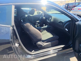 2022 Dodge Challenger SXT - miniatura 8