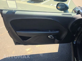 2022 Dodge Challenger SXT - miniatura 9