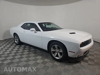 2022 Dodge Challenger SXT – miniatura 3
