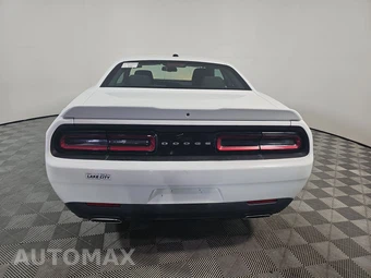 2022 Dodge Challenger SXT – miniatura 5
