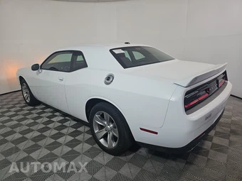 2022 Dodge Challenger SXT – miniatura 6
