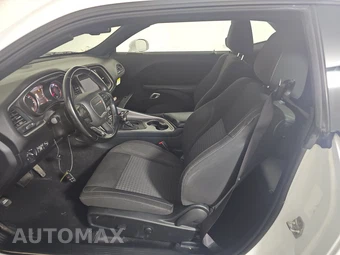 2022 Dodge Challenger SXT – miniatura 7