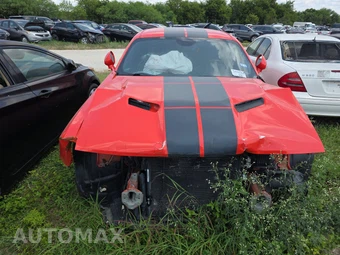 2022 Dodge Challenger SXT - miniatura 2