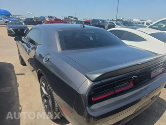 2022 Dodge Challenger SXT – miniatura 6
