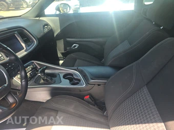 2022 Dodge Challenger SXT – miniatura 7