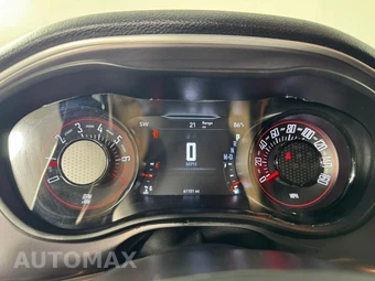 2022 Dodge Challenger SXT - miniatura 13